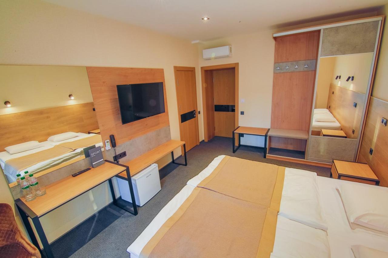 Sport Hotel 1 Cserkaszi Kültér fotó
